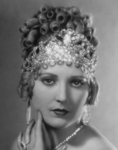 1928: Thelma Todd in Vamping Venus a First National Picture.